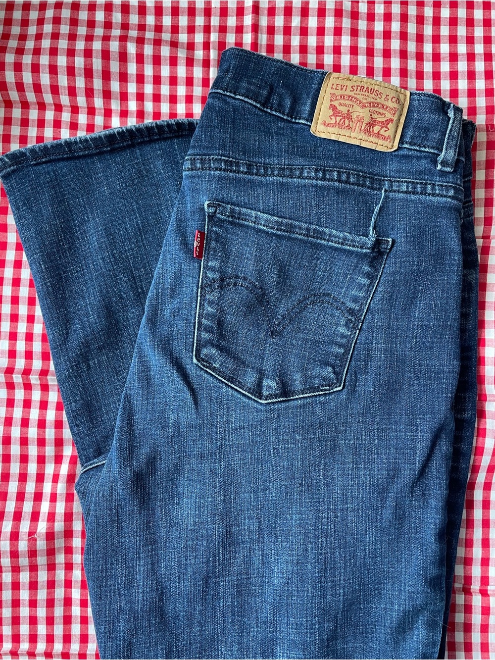 Levi's Women's Straight Leg Jeans in Dark Indigo